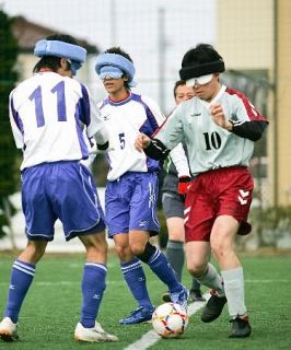 全盲サッカー選手、誤って転落か　元日本代表の事故